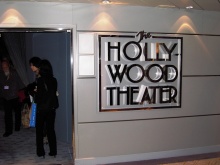 ハリウッドシアター 入り口