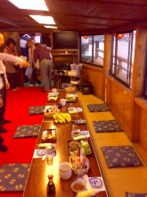 船内のお座敷